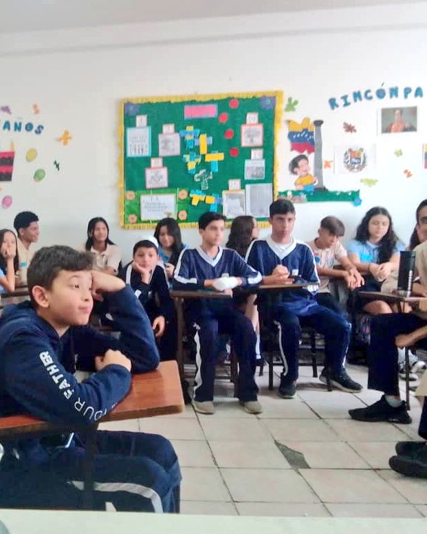 CDCE_Naguanagua's tweet photo. Actividad pedagógica  denominada "Encuentro de Deletreo" realizado en la institución educativa UE "Santísima Trinidad" del @ cdce_naguanagua

@NicolasMaduro
@_LaAvanzadora
@rafaellacava10
@xiomaluna
@MPPEDUCACION

#1x10ContactoConElPueblo https://t.co/Nf6EhGn9du