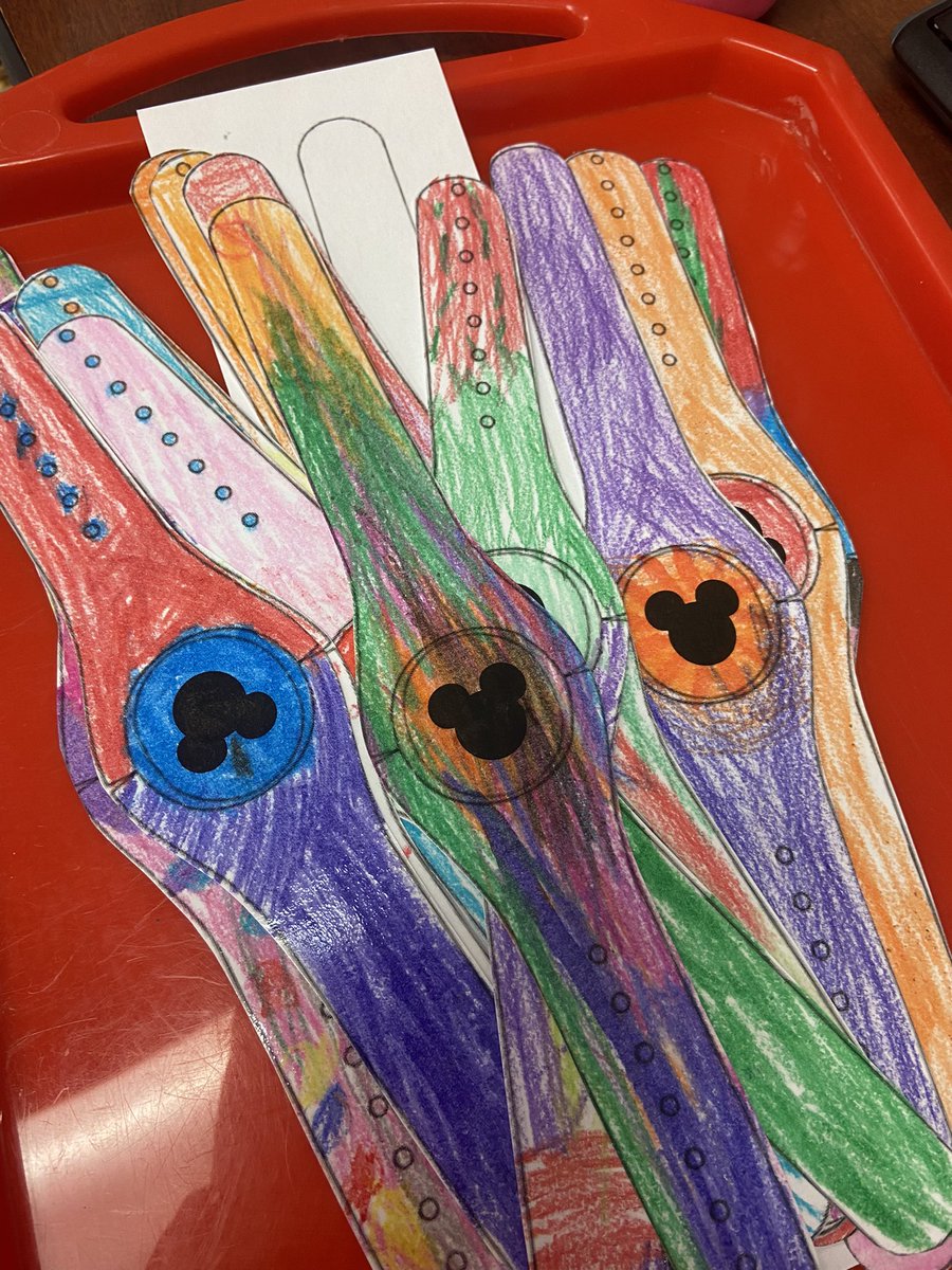 MrsJonesClass1's tweet photo. Best day yet - Disney Day! We made magic bands, ears and went on a virtual field trip to the Happiest Place on Earth! #ilovesse #katypk #makingschoolfun https://t.co/NKZcGR7iHO