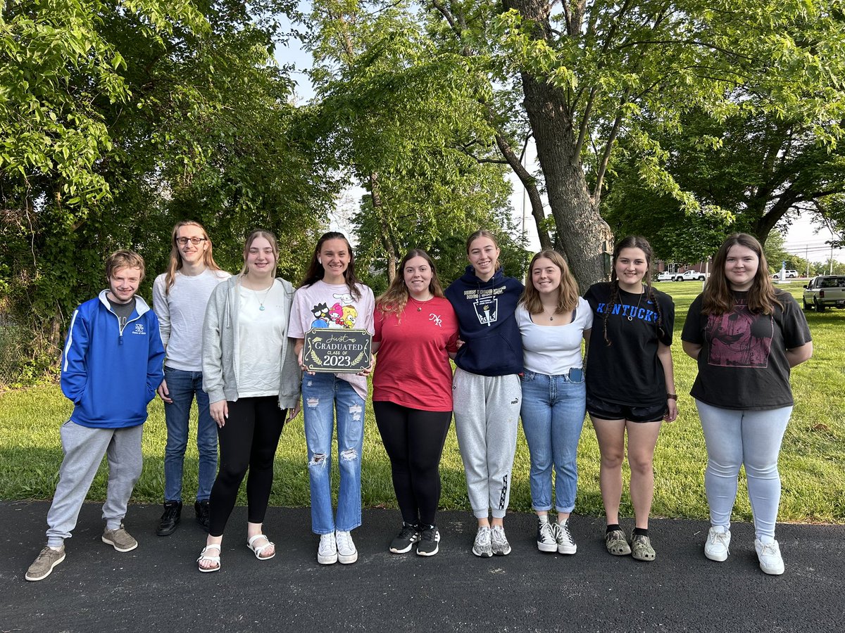 Senior goodbyes are hard #classof2023