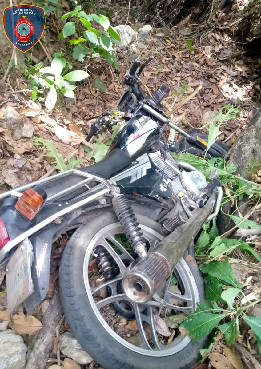 Sexagenario murió al caer con su moto por una pendiente del sector Loma Redona de El Junko, en el kilómetro de El Junquito, informaron los Bomberos de Caracas.