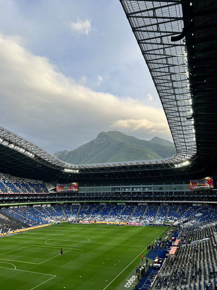 <a href="/nowports/">Nowports</a> y yo te regalamos un pase doble para ver a <a href="/Rayados/">Rayados</a>  Vs. <a href="/TigresOficial/">Club Tigres 🐯</a>  mañana sábado! 💙🤍

Sígueme, dale Like ❤️ y RT 🔁 a este tweet y etiqueta a tu acompañante aquí abajo! 

Nos vemos mañana!