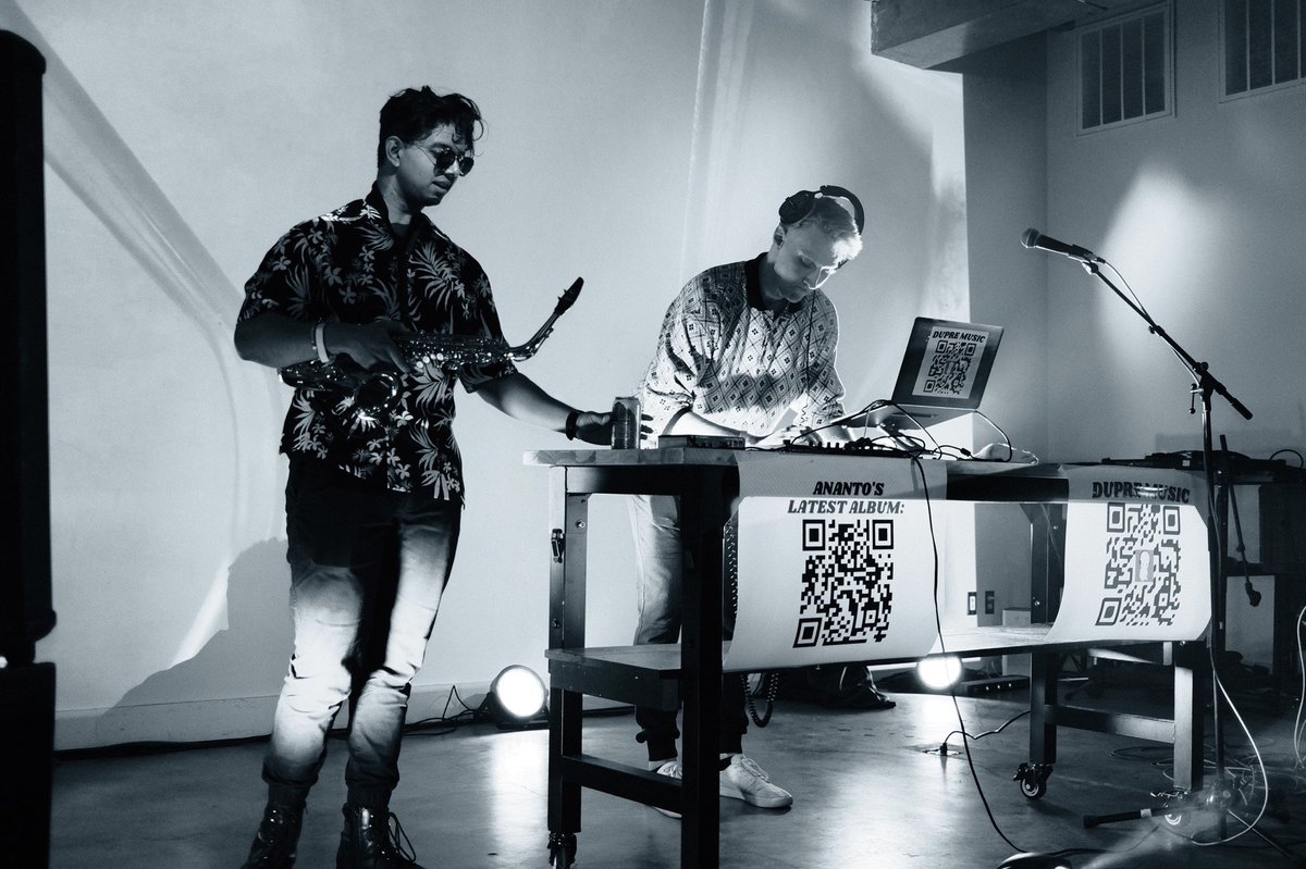 rydupre's tweet image. 5/12/23

5-year anniversary show for @imaginarystereo at @dadaLab_io with @_ananto_ on the sax 🖤

played some unreleased music &amp;amp; performed on the keys for the first time