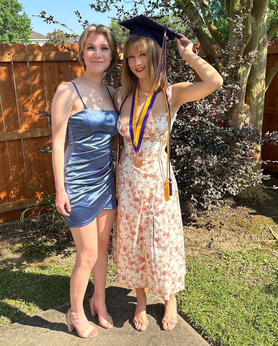 SuziGoebel's tweet photo. MY LITTLE SISTER JUST GRADUATED VALEDICTORIAN OF THE LSU COLLEGE OF AGRICULTURE! https://t.co/1XVsoNXWHh