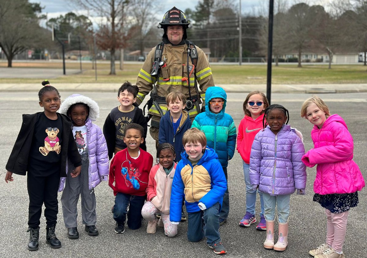 Being a @HsvFire firefighter isn't always about responding to emergencies. Visiting schools and letting children jump inside the cab of your truck also makes a lasting impact and plants the seed for the next generation of firefighters. 

Join the family ➡️ bit.ly/3oPsQbG