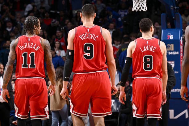 There could be ‘significant’ changes for the Bulls this summer, per @SamSmithHoops 

“I was at the Draft Combine this week and heard from an insider that he believes the Bulls are done with this Big Three.” 😳

(h/t @BullsCentraI)