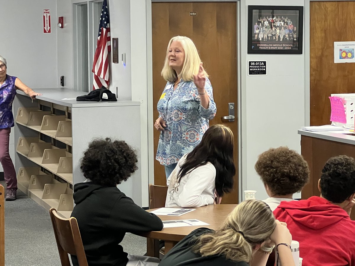 Our <a href="/DMSTIGERTWEETS/">Dunnellon Middle School</a> 8th Grade Acceleration Academy's first speakers for Tiger Big Futures Day were Karen Hatch from South State Bank and Kelly McGowan from DSS Healthcare.  Great information about their career paths and advice for success!!!  <a href="/chadefrazier/">Chad Frazier</a> <a href="/ErikaWiggins16/">Erika Wiggins</a>