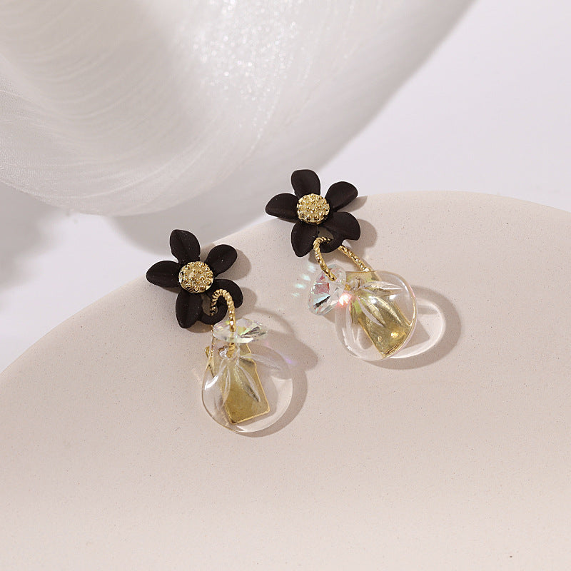 Make heads turn with our eye-catching earrings.
shopuntilhappy.com/products/korea…

#jewelryitaly #jewelryidea #jewelryhanger #earringvintage #earringclips #earringetsy #earringplug