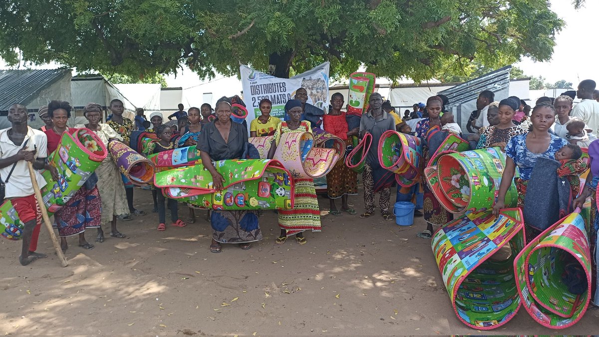 fjdpnigeria's tweet photo. In continuation with the distribution of CRIs to the IDPs, FJDP with funds from Aid to the Church in Need today were at the IDP Daudu camp 3 in Guma LGA, Benue state.
A total of 250 HHs were reached with mats and blankets
Many thanks to Aid to the Church in Need
#ThisIsFjdp https://t.co/SUlZnYXLVr
