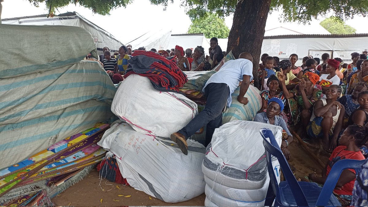 fjdpnigeria's tweet photo. In continuation with the distribution of CRIs to the IDPs, FJDP with funds from Aid to the Church in Need today were at the IDP Daudu camp 3 in Guma LGA, Benue state.
A total of 250 HHs were reached with mats and blankets
Many thanks to Aid to the Church in Need
#ThisIsFjdp https://t.co/SUlZnYXLVr