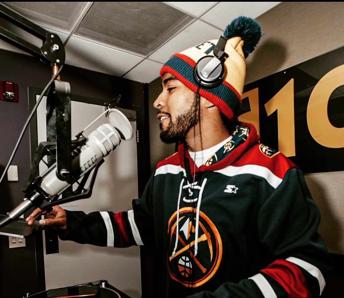 KS1075's tweet photo. Let’s get it! DJ @milehighfive8 is bringing that 2-0 vibe in the #RushHourMix 🙌 tune in or follow @KS1075 on the @audacy app to go into the weekend with a W !
#DjFive8
#DenverAudacy
#KS1075 https://t.co/DzDTbSYUiF