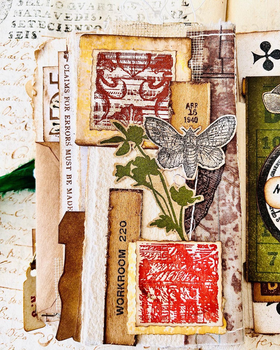 Collage pages from the new folio made with NEW #timholtzstamps
✂️ #handmade by @blaukitchen

#crafts #DIY #mixedmedia #onlineshopping #stampersanonymous #timholtz #collagepage #folio