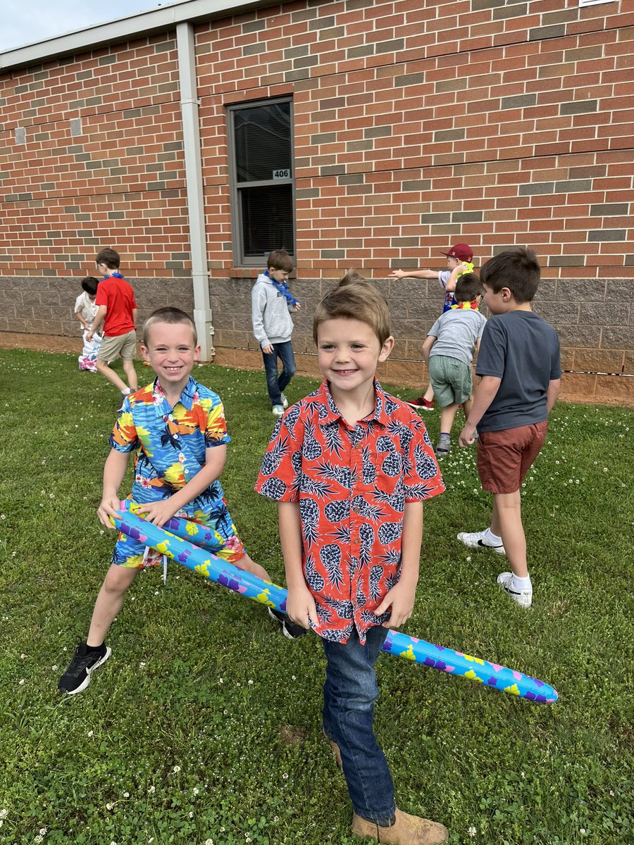 The_Katy_Croft's tweet photo. 1st Grade end of the year Luau party was a success! So much fun! I’m going to miss this sweet group of kiddos next year! 🌺🥰🌺🥰🌺🥰 @CherokeeSchools @IndianKnollES https://t.co/RyivkUgDmk