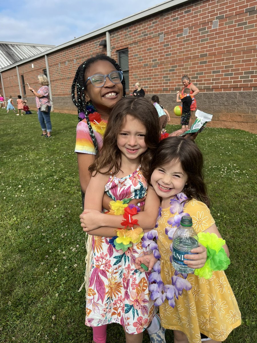 The_Katy_Croft's tweet photo. 1st Grade end of the year Luau party was a success! So much fun! I’m going to miss this sweet group of kiddos next year! 🌺🥰🌺🥰🌺🥰 @CherokeeSchools @IndianKnollES https://t.co/RyivkUgDmk