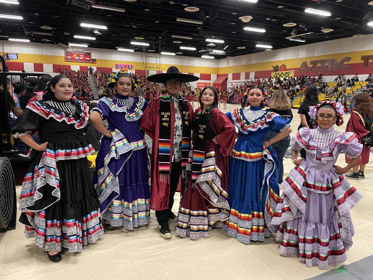 Folklorico Azteca at the El Dorado Senior Pep Rally
Ángel and Amy you will be missed! #EDAztecs_HS #OneEmpire