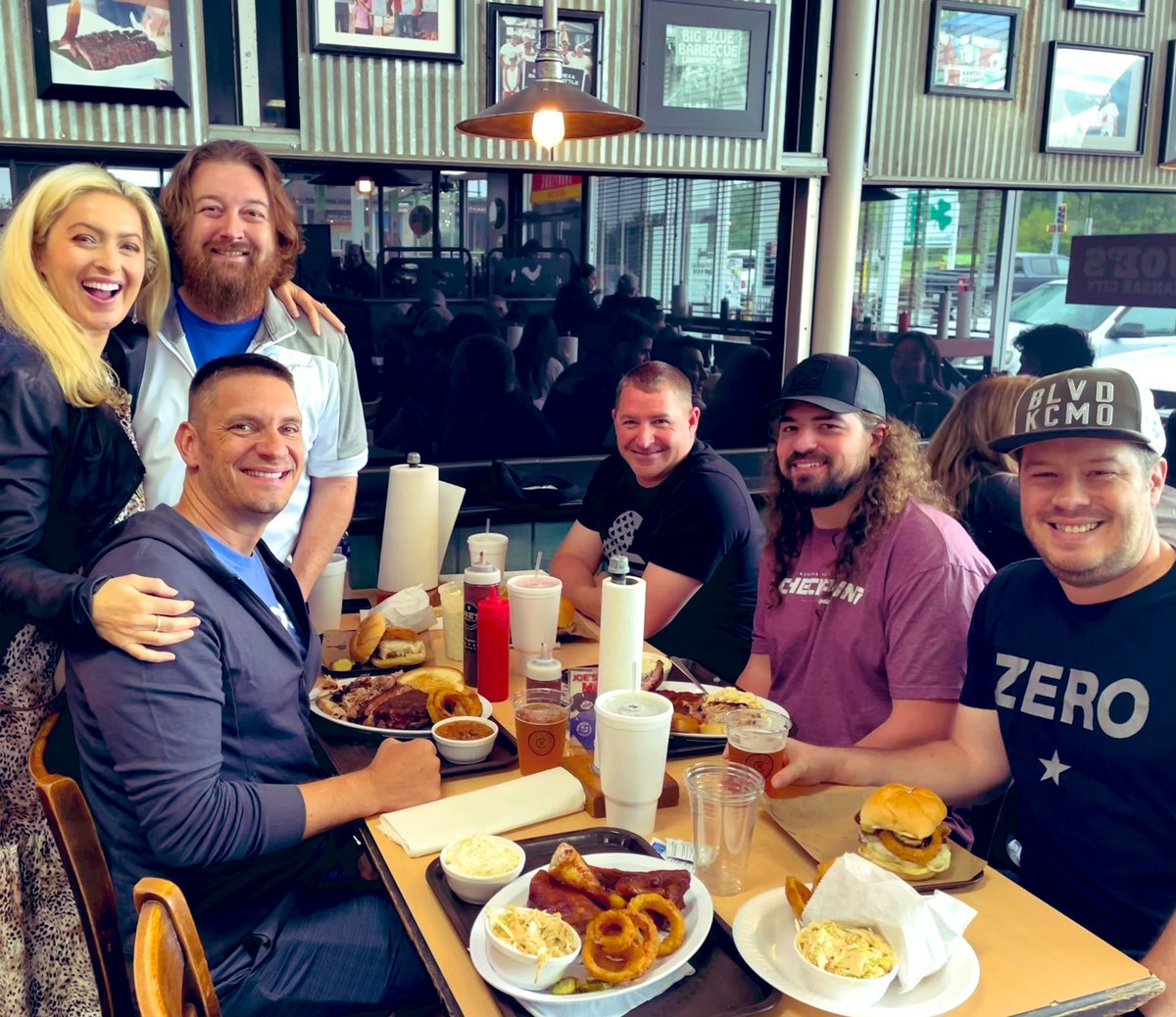 LuckyJadeJules's tweet photo. When in Kansas City… #JoesBBQ 🍗🫶🍖 #TeamEatGood #IYKYK https://t.co/FbMAXfRiGn