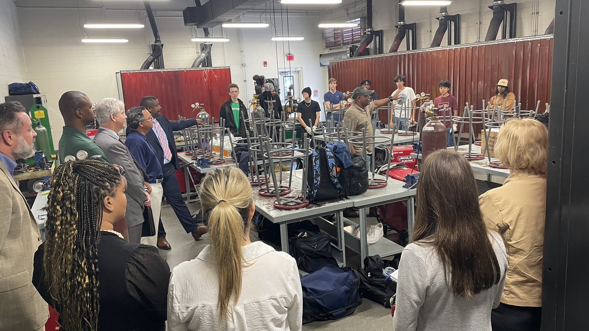 Collierville Schools tweet media