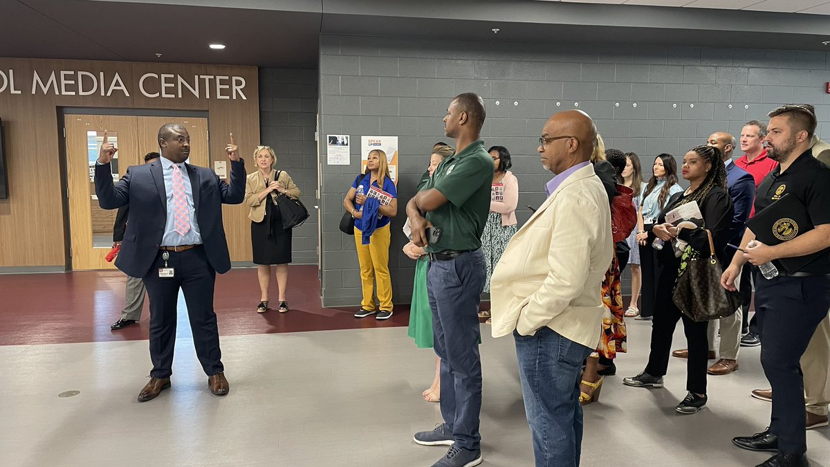 Collierville Schools tweet media