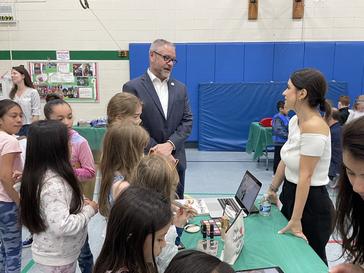 Amy Cengel tweet media