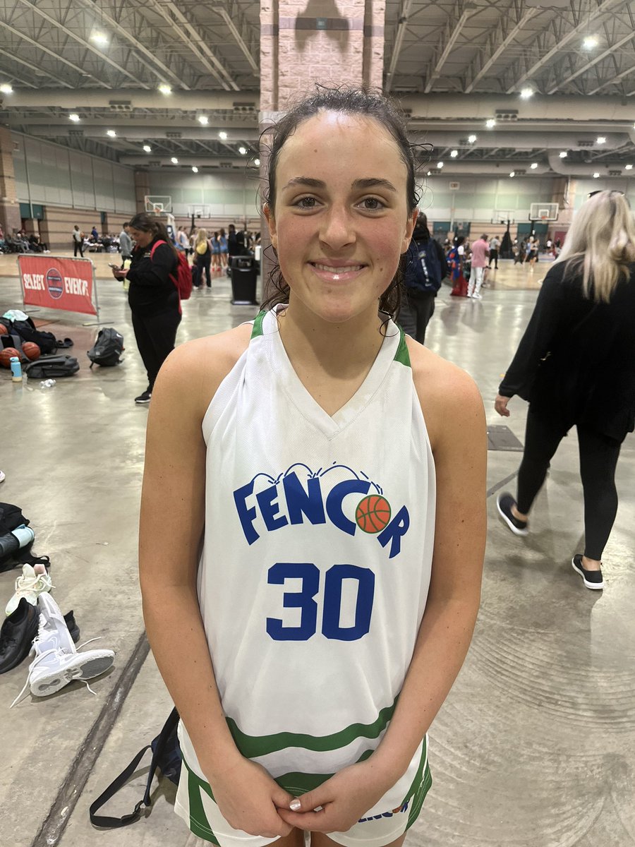 .@SSChambers17U takes down <a href="/fencorgirlshoop/">Fencor</a> 17U behind an efficient 16 points from Kaci Mikulski. Jineen Ayyash (nine points) also left her impact on both ends. Anna Barry canned five triples during  a 17-point outing for Fencor.
