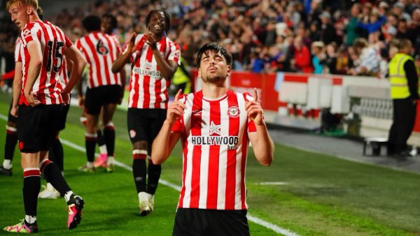 TristanCrm's tweet photo. Great way to end the season !
Thank you all for your support
This goal was for a special person 👆🌟 https://t.co/PzoLlTsOHL