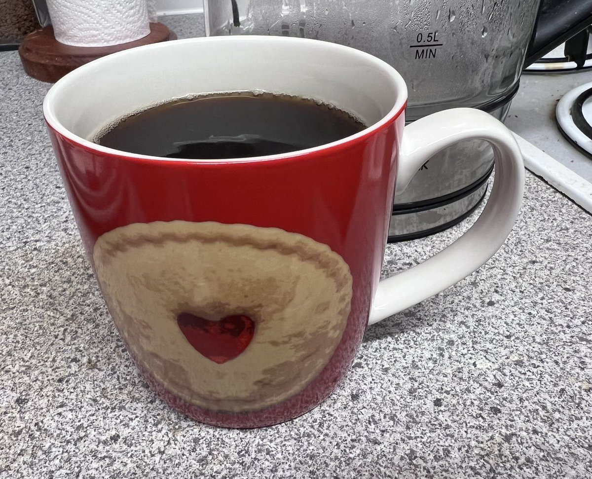 This is my Dr Who mug, as mentioned on the live stream the other day. I don’t always keep it for only watching the show. <a href="/LostInThePondUS/">Laurence Brown</a> Do you have a special mug for watching special shows?