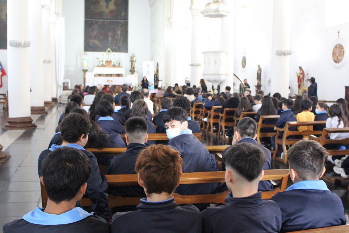 CorpLaMatriz's tweet photo. Compartimos concierto 🎶🎻🥁de la #OrquestaInfantoJuvenilLaMatriz  con #colegioteresitadeliseux en el marco de la #semanadelaeducacionartistica. Nuestro público fueron  #EscuelaSantaAna y #EscuelaBlasCuevas. Gracias @culturas_cl @culturasvalpo @pucv_cl  #Mutualdesegurosdechile https://t.co/9q3jNOMPTp