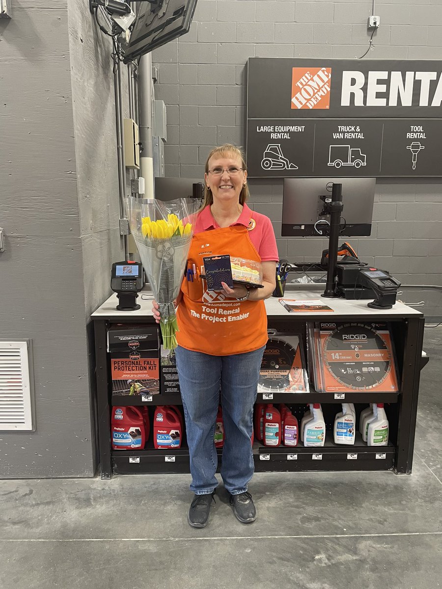 Home Depot 584 tweet media