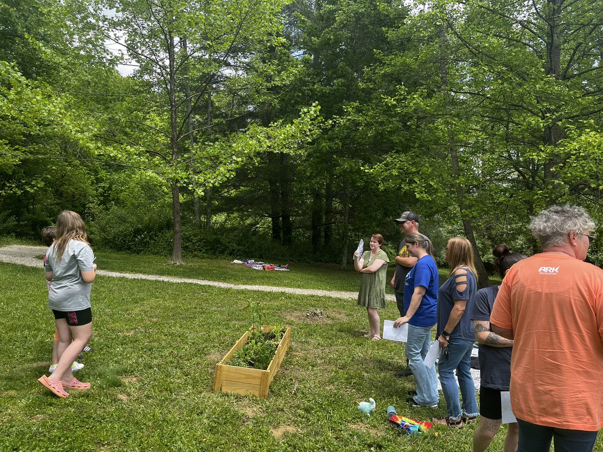 Authentic PBL with 3rd Graders at Tilden Hogge @TildenHoggeElem @PBLWorksKY @RowanSchools Pollinators PBL @Terra_Hall_ #rcLEAD #authenticlearning #4shifts 🦋🦋