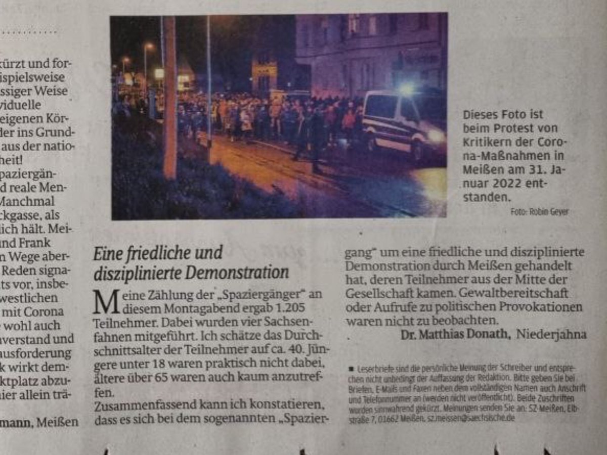 JuliaThom12's tweet image. Interessant:Matthias #Donath gehörte hier auch zu der #fragilenBürgerlichkeit,welche Anfang 2022 nicht nur an d Montäglichen Coronademos unter d Fahnen der #FreienSachsen ua teilnahm,sondern diese auch noch nach gewaltsamen Ausschreitungen ausdrücklich als friedvoll verteidigte.