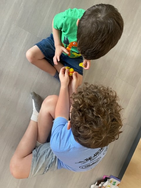 plainviewElem's tweet photo. Some third and fifth graders spending some time with our littlest IPK Otters making clay creations. Conversation, mentorship, modeling, and leading by example is such a gift for both sides. Our students make us so proud! #raftBuilders #otterlyAwesome
@DrMarkJGonyea @Anna_Sturm10 https://t.co/pFqA5THDT3