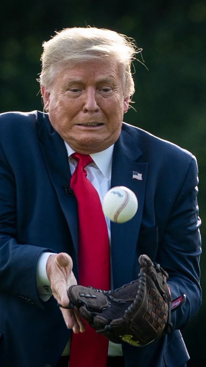 EdTorWood's tweet image. Lest… never mind I forget… here’s some pictures of douche being douchey