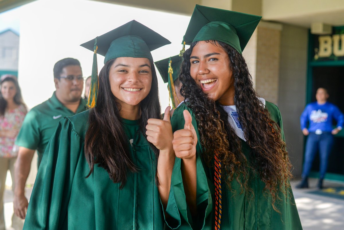 lyfordcisd's tweet photo. Senior Walk 2023! 🎓🎓
Seniors took a walk down memory lane today, visiting Lyford Elementary, Lyford Middle School, and Central Office!
Graduation Day is exactly one week away!
#GreatThingsHappenHere💚💛🐾 https://t.co/dSybxBJXHr
