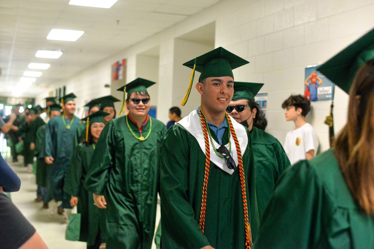 lyfordcisd's tweet photo. Senior Walk 2023! 🎓🎓
Seniors took a walk down memory lane today, visiting Lyford Elementary, Lyford Middle School, and Central Office!
Graduation Day is exactly one week away!
#GreatThingsHappenHere💚💛🐾 https://t.co/dSybxBJXHr