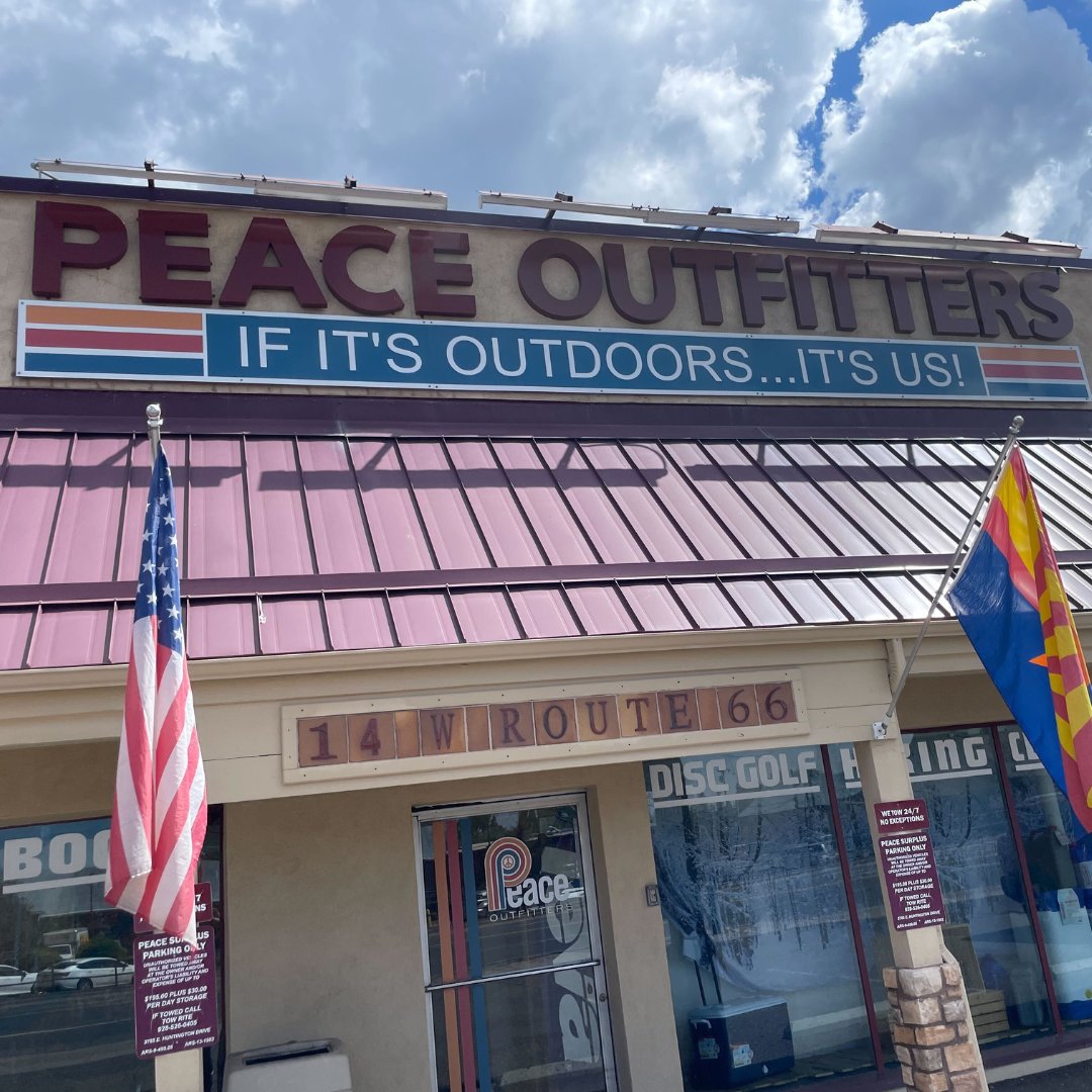 flip_fuel's tweet image. It's #Flagstaff Friday! @theflott making an in-person FlipFuel delivery to @PeaceSurplus✌

Be sure to check them out! They're the one-stop shop for everything outdoors- including #camping rentals and the FlipFuel fuel transfer device 🔥
#FlipFuel #peaceoutfitters #peacesurplus
