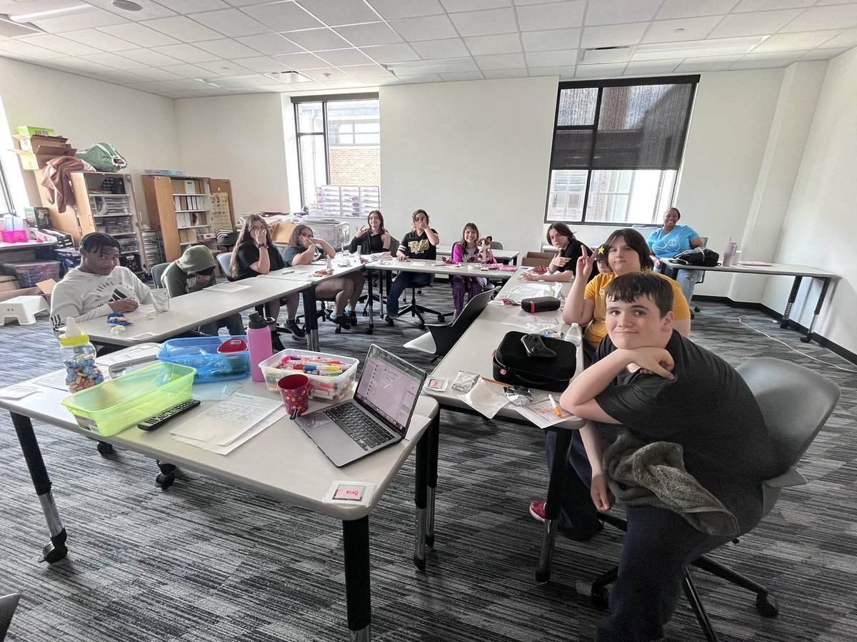 Ms_Hand_TMS's tweet photo. This group of kids made this one of my favorite years as a teacher. 

I’m so sad I won’t have them anymore, but I’m ridiculously proud of their growth and accomplishments. 💖💖#TMScode @MrsBrantley17 https://t.co/U9LxzZOvf8