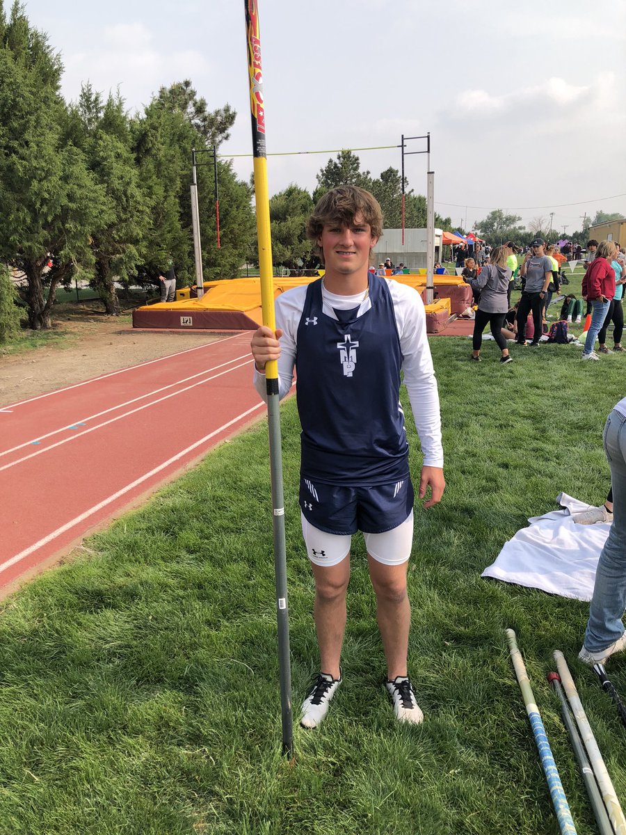 TMPTrackField's tweet photo. Carson Liles finishes 3rd in Pole Vault and is Statebound! https://t.co/2OBNhFj8zd
