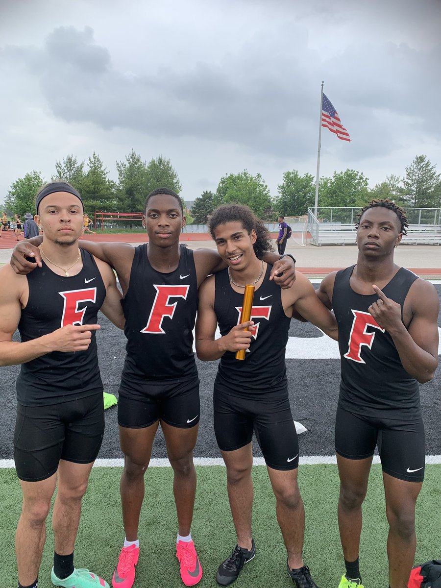 Congratulations to 4x200 meter relay team of Jordan Jackson, Isaiah Glover, Rayzier Jones and Xavier Isaacs! They finished 2nd and qualified for the Regional meet next week!
#FairfieldTF