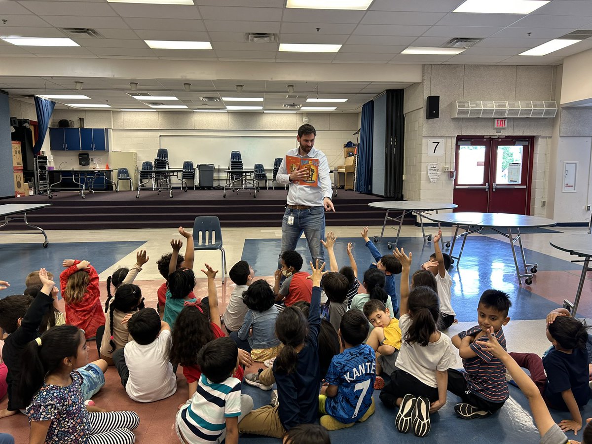 G is for Guest Reader….Mr. Kopacz! #bestassistantprincipal #FHHighlights <a href="/MsRuttenbergFH/">Teri Ruttenberg</a> <a href="/MrsSitlerFHES/">Rachel Sitler</a>