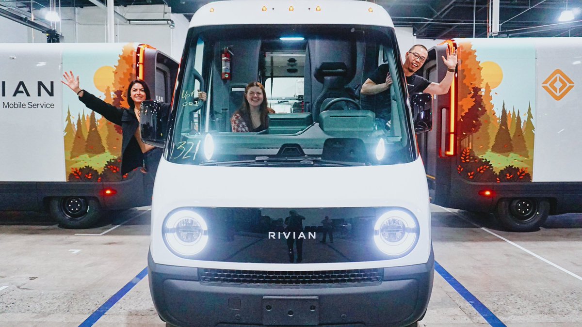 Rivian's tweet photo. Our fleet of all-electric Rivian Service Vans is growing alongside our network of Service Centers. Hundreds of these vehicles are hitting the road this year, taking care of 80% of service and maintenance items, including vehicle-to-vehicle charging. 
https://t.co/VImfNXVvbg https://t.co/vU1FMzjO5a