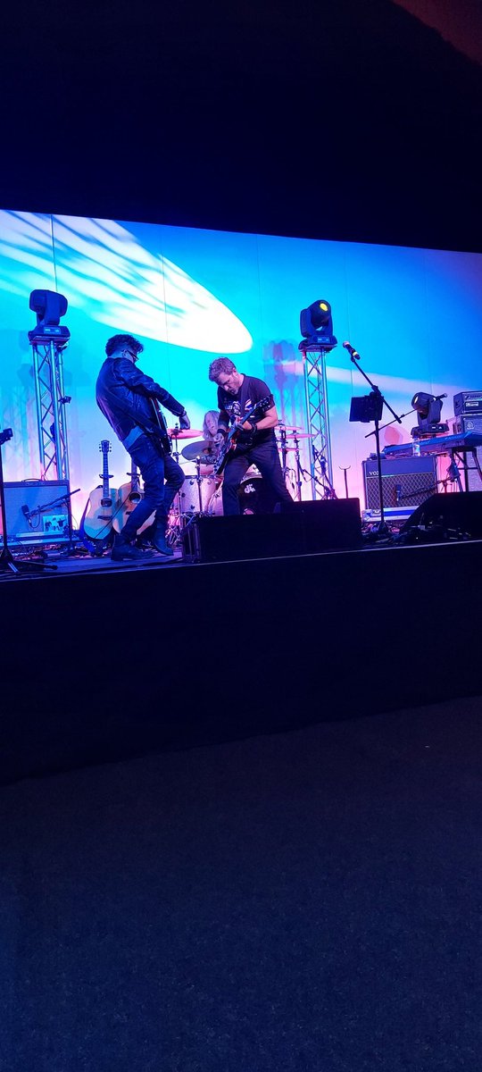 dtastic66's tweet photo. Great gig by Louden Swain tonight at Basingstoke Comicon 🙌 #basingstokecomiccon #loudenswain https://t.co/LksbcW7Bmx