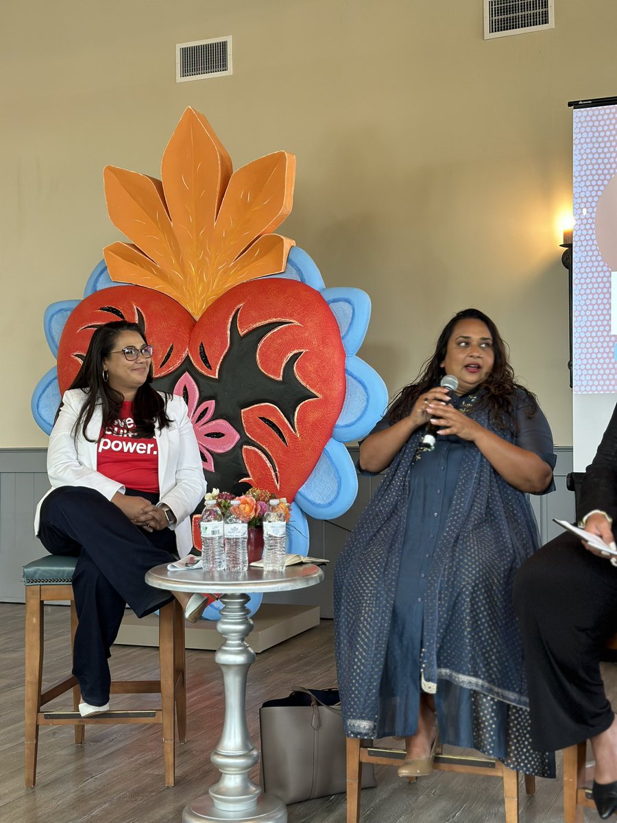 Latino Community Fdn (@latinocommfdn) on Twitter photo “Philanthropy is shifting in fundamental wealth. Young people are not interested in replicating old exploitative structures. They believe in solidarity, not charity.” - @rajasvini <a href="/solidairetweets/">Solidaire Network</a>
Mic drop! 🖐🏾 🎤 “Philanthropy is shifting in fundamental wealth. Young people are not interested in replicating old exploitative structures. They believe in solidarity, not charity.” - @rajasvini <a href="/solidairetweets/">Solidaire Network</a>
Mic drop! 🖐🏾 🎤