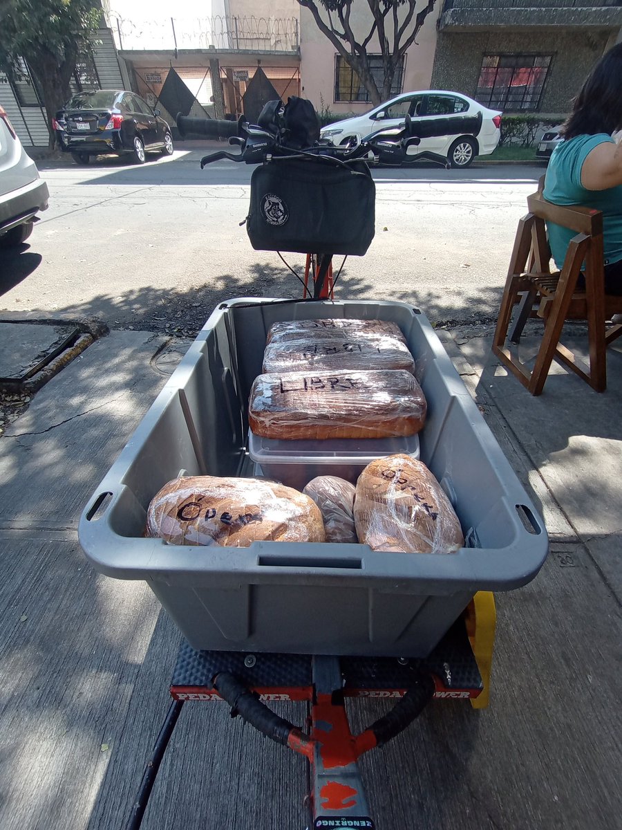 RBicimensajeria's tweet image. Hacemos la distribución y logística de tu negocio, todo en bicicleta 🏙️🚴🏾‍♀️