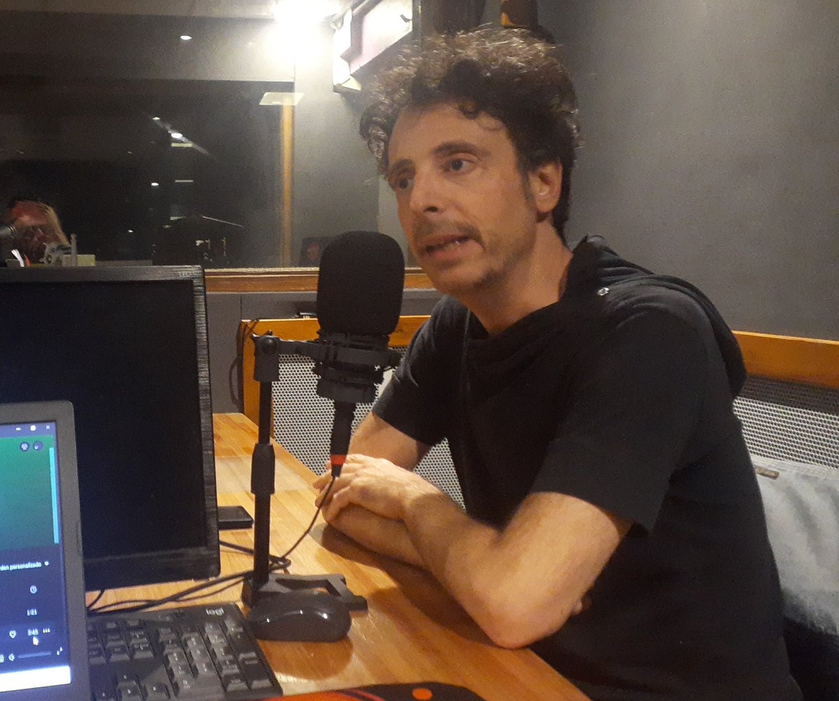 fabianjaraokei's tweet photo. Hoy 20hs último programa en diferido de #TemporadaDeKoalas por @elbloqueradio .
Desde este lunes vamos en directo!
Hoy con las entrevistas a #NatyNa drag de Uruguay y los músicos #Mujik y #LuchoCervi https://t.co/JfxwwHI8c5