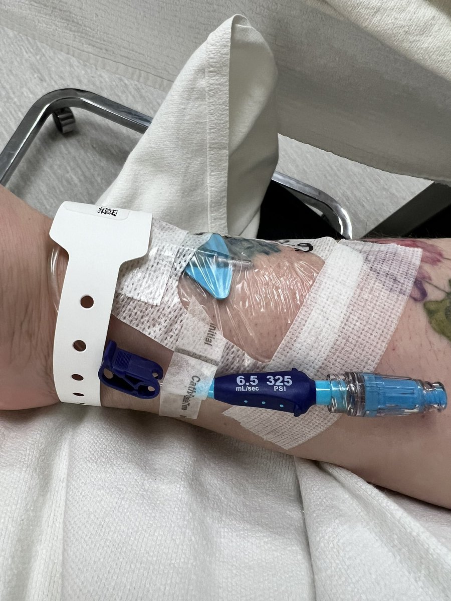 MetalGoddessJen tweet media