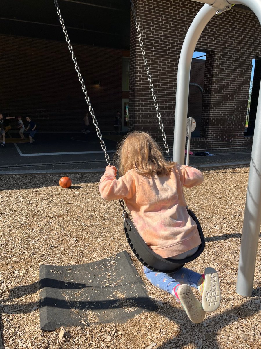 sunpseagles's tweet photo. Sunny spring recess helps make the learning day even sweeter! https://t.co/XUC5Ni53kF