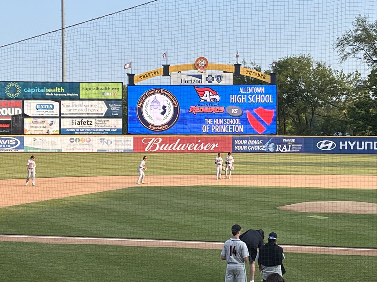 ATownRedbirds's tweet photo. โพ๏ธ Beautiful night for baseball in Trenton! Nearly game time for the MCT Final. #letsgoredbirds https://t.co/OGxwG3wUev