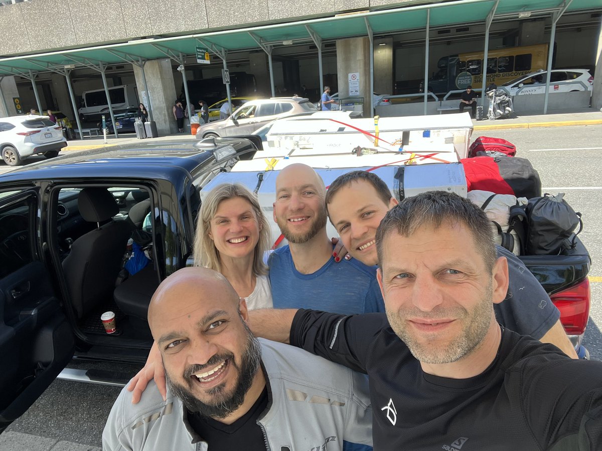 Adventure calling! TrailTeam.pl on the way to @HoodooAdventure Expedition Canada adventure race. Thanks @_Talesh for support!