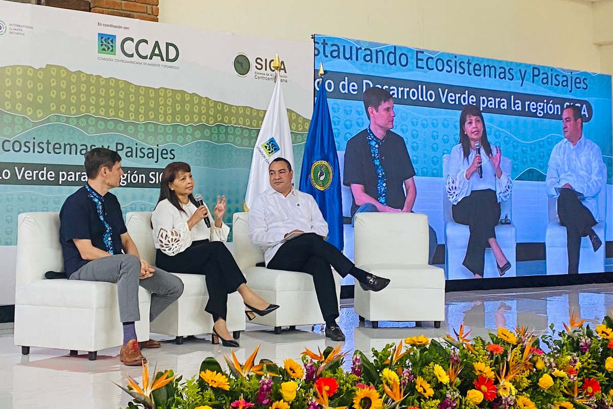 SECACOficial's tweet photo. El Fondo de Desarrollo Verde para la región SICA es un importante instrumento de restauración de suelos en Centroamérica y República Dominicana.
@lucreciarodri13 compartió en #ElSalvador las oportunidades y desafíos de la Iniciativa Regional #AFOLU2040 con @CCADSICA #restaurando https://t.co/DfQ2t95dZl