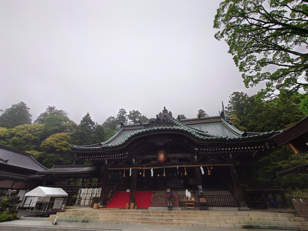 Robotarou13's tweet photo. おはよう御座います(●´ϖ`●)本日の #朝活 は再び #筑波山神社 様でした😎御神水を頂きたく〜参拝✨切れた水晶ブレスを返そうと思いましたが、思い当たるところがあり…少し直してお守りにしようかなと😊⤴️その為の浄化？をしてみました(笑) https://t.co/l9MTVPFqej