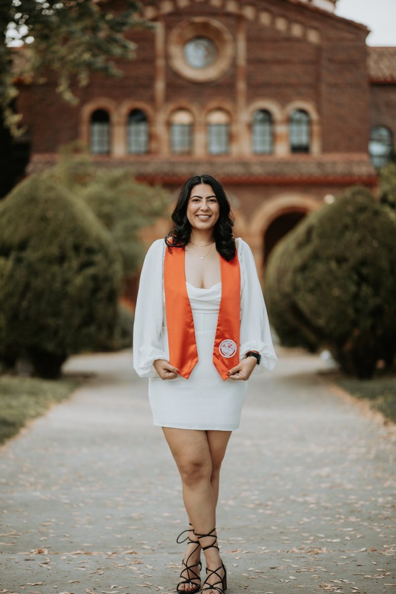 acciokarina's tweet photo. seguiré soñando y seguiré volando 👩🏽‍🎓🥹🫶🏽 #ChicoStateGrad #SiSePudo https://t.co/U4bM0vzETQ